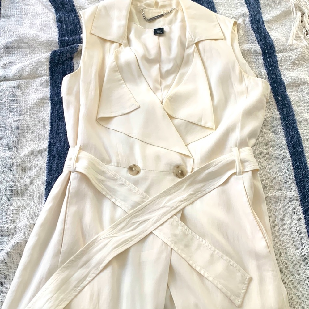 Long sleeveless modern vest/blazer